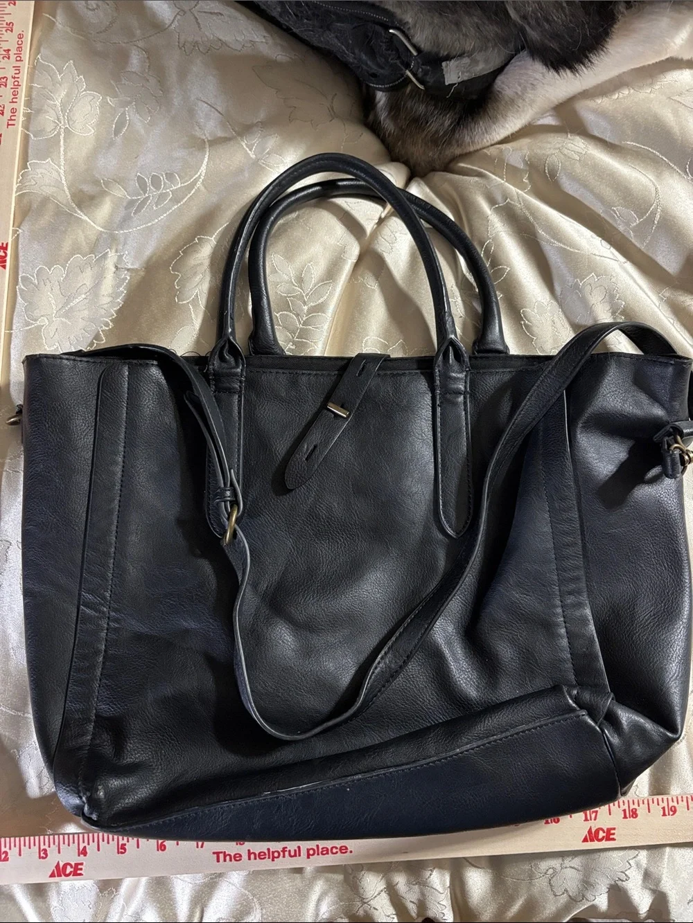 Universal Thread classic black